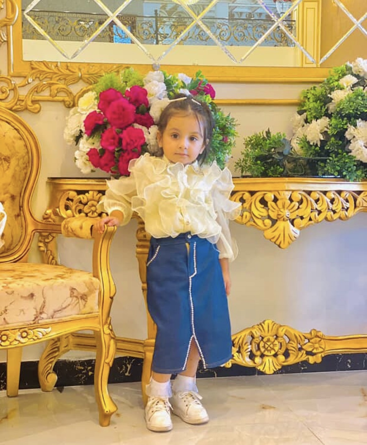 Full flary ruffle stone shirt with long skirt