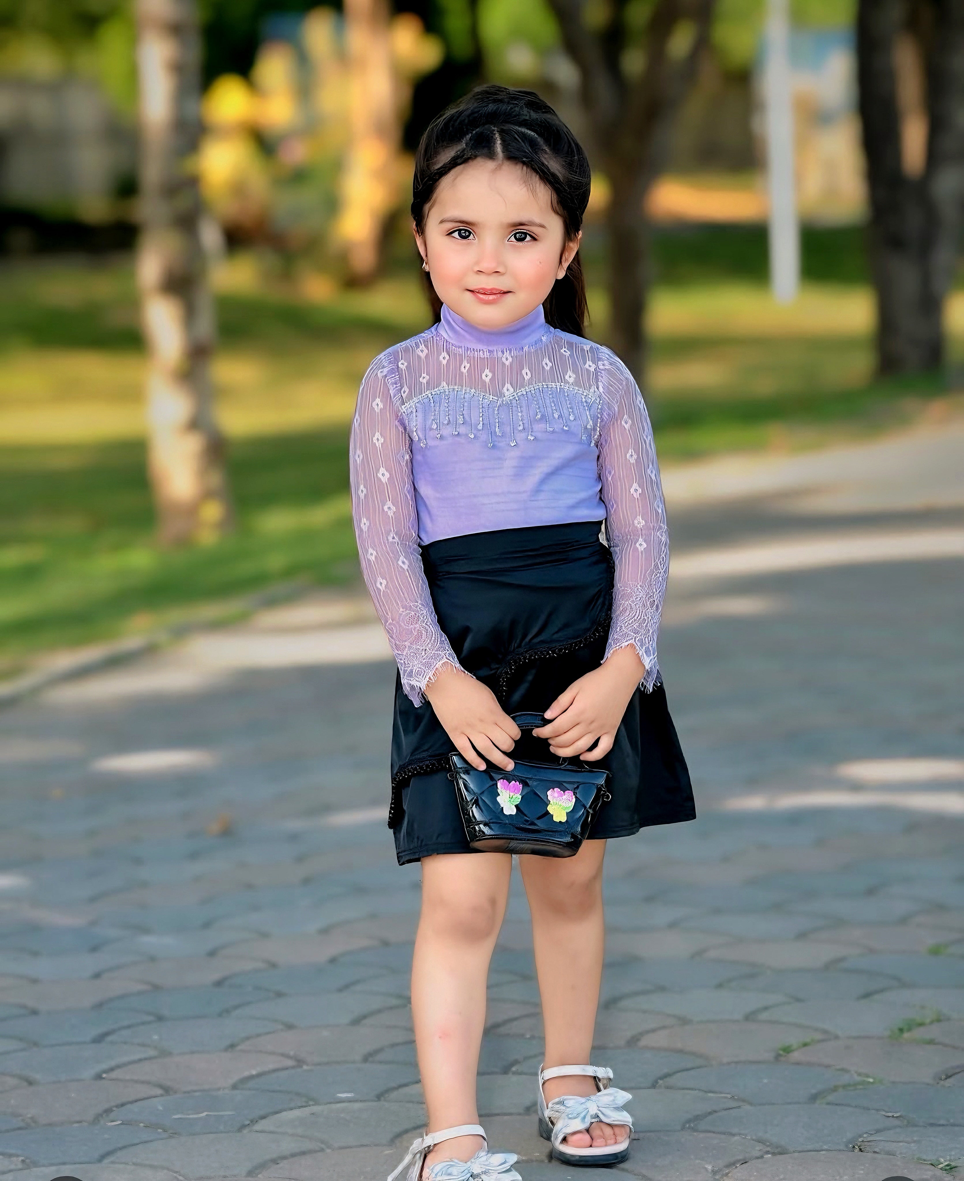 Stylish dantel top with skirt