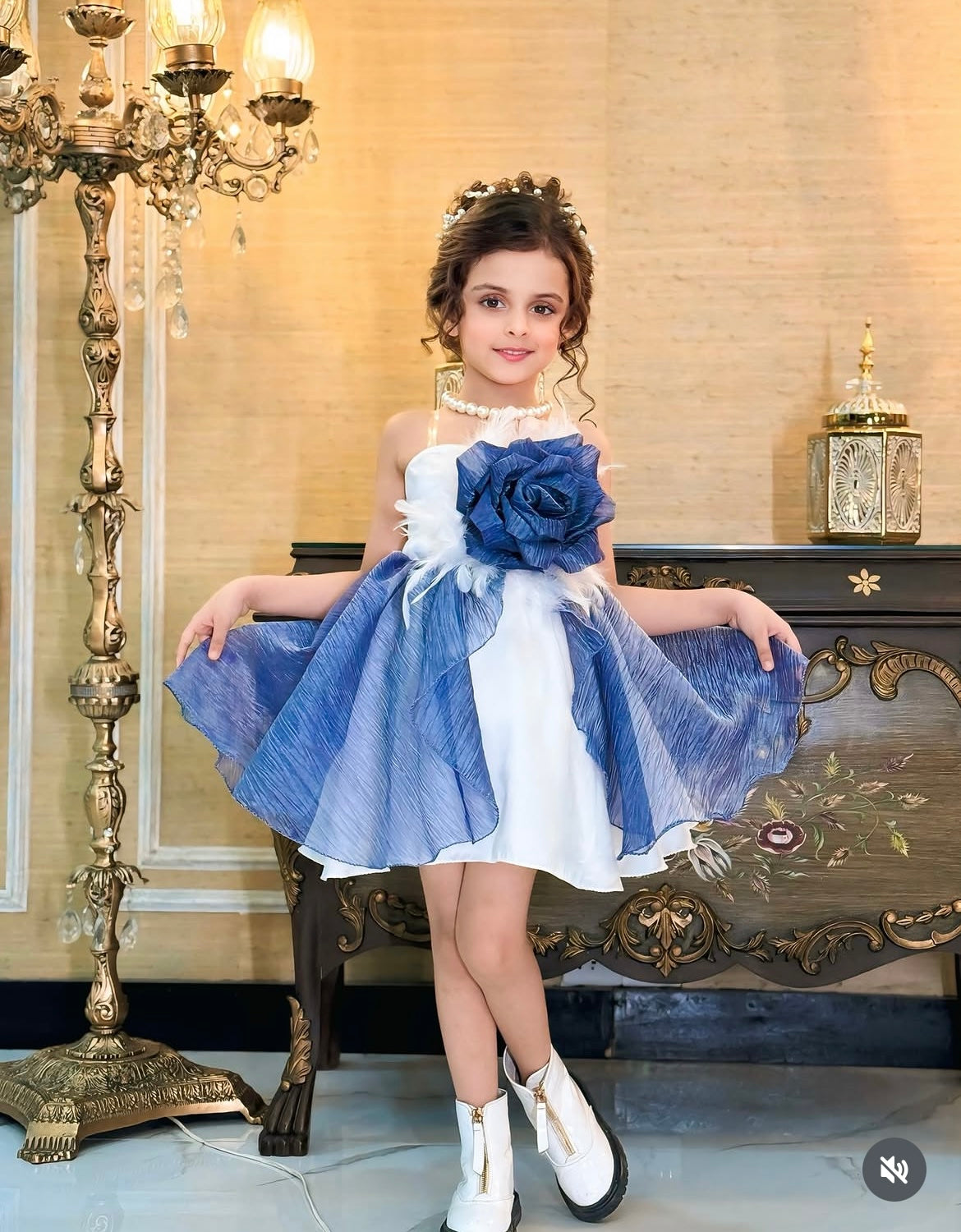 Stylish 3D floral puffy frock having an invisible strips