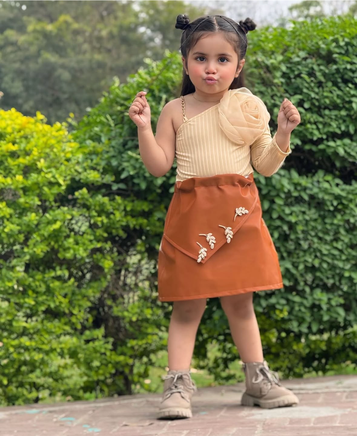1 hand flora top with leather skirt