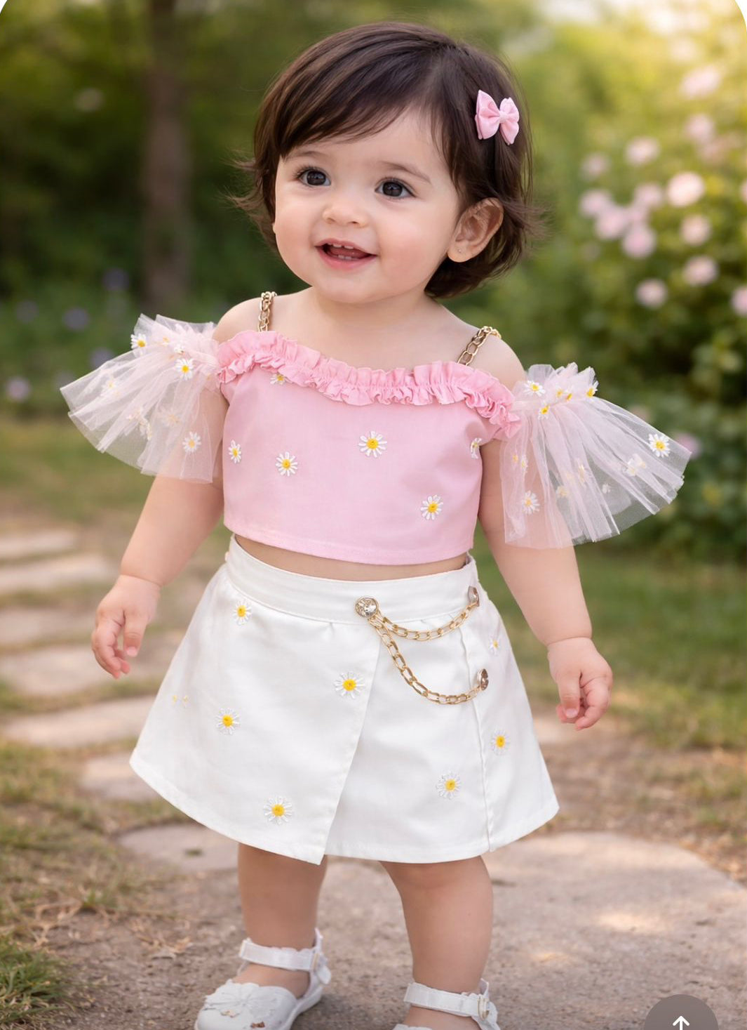 Off shoulder chain strip top with tube skirt